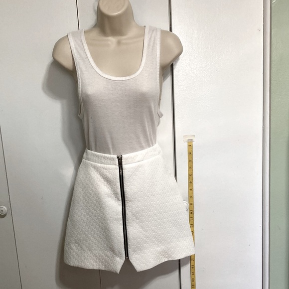 Topshop Zip Up White Geometric Textured Mini Skirt Size US 6 - Picture 4 of 14
